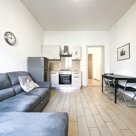 Along The Canal Smart Flat Naviglio - 4 People كورسيكو المظهر الخارجي الصورة