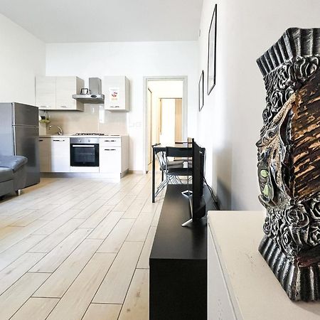 Along The Canal Smart Flat Naviglio - 4 People كورسيكو المظهر الخارجي الصورة