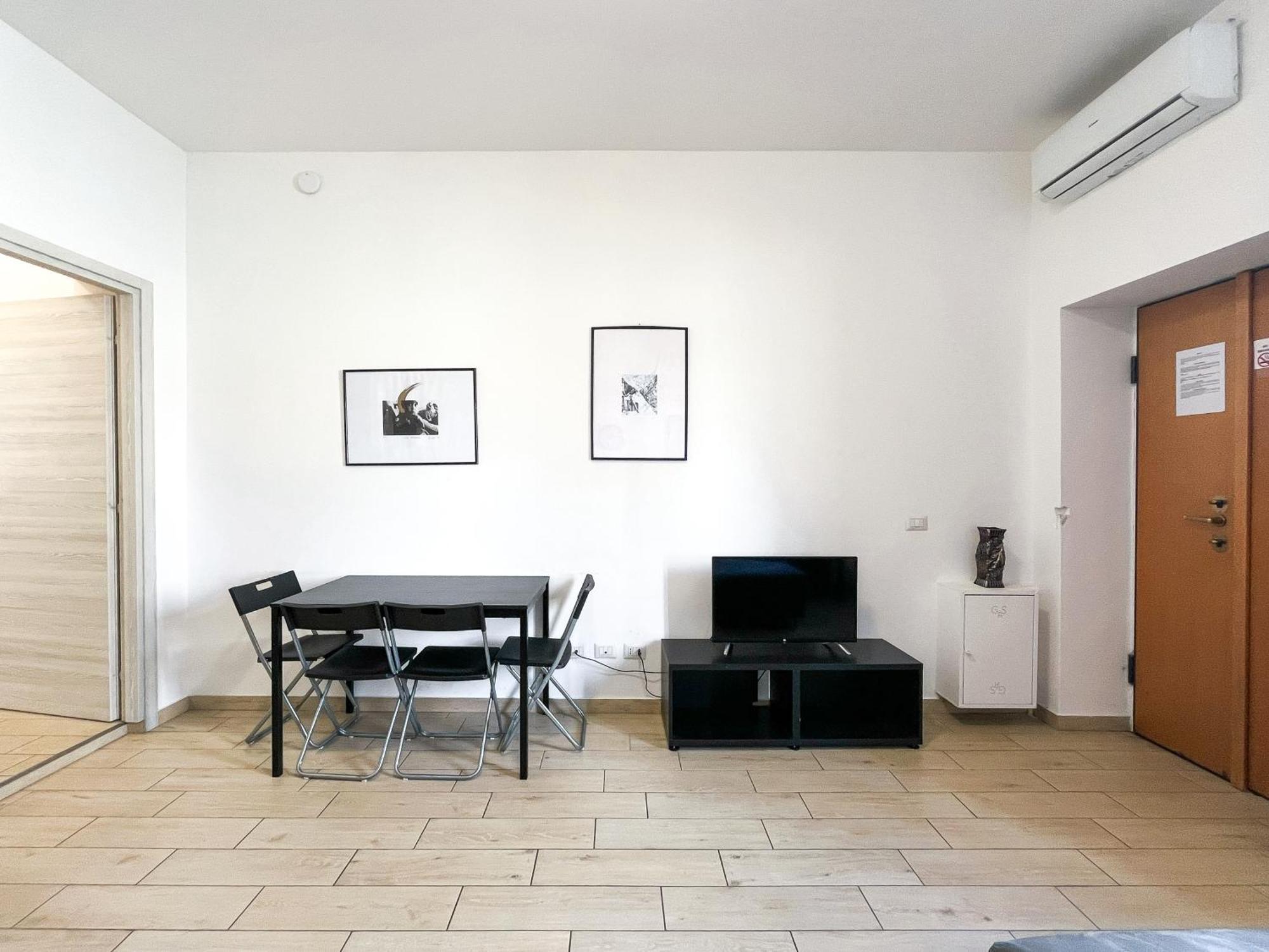Along The Canal Smart Flat Naviglio - 4 People كورسيكو المظهر الخارجي الصورة
