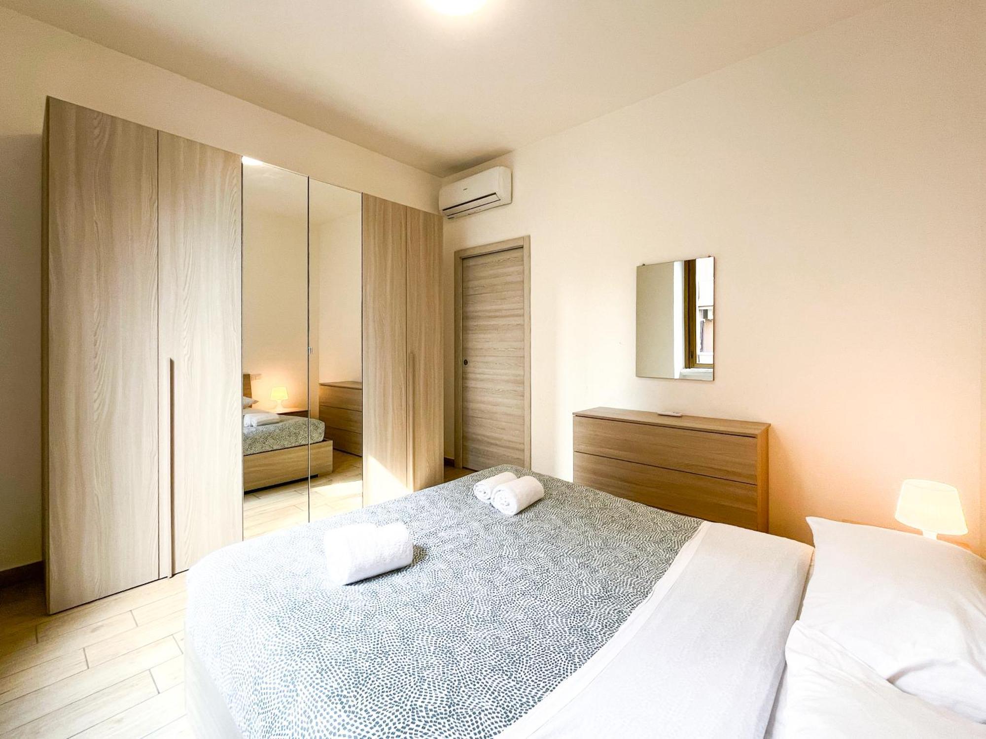 Along The Canal Smart Flat Naviglio - 4 People كورسيكو المظهر الخارجي الصورة